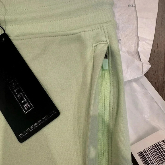 ALPHALETE NWT ESSENTIAL CORE SHORT IN FROZEN SPRING SIZE SMALL - Picture 6 of 6